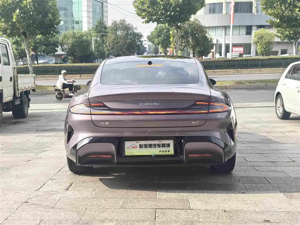 Xiaomi SU7 — миниатюра 8