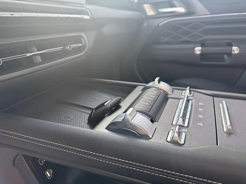 TANK TANK 300 NEW ENERGY