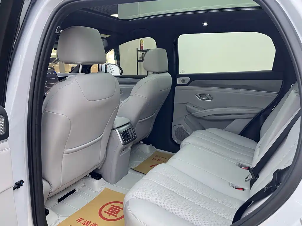 BYD Song Ultra — миниатюра 5