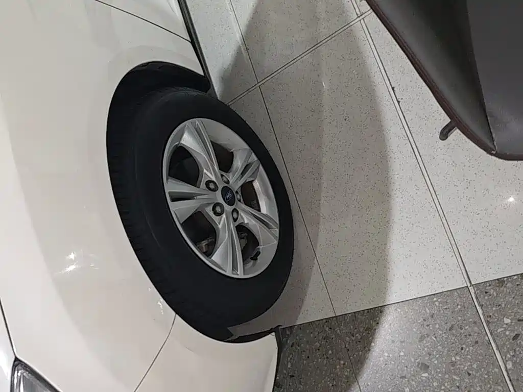 Ford Focus — миниатюра 25