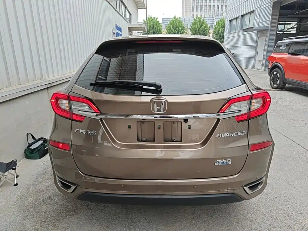 Honda Avancier — миниатюра 6