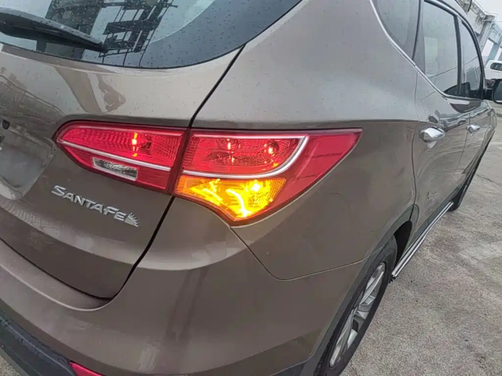Hyundai Santa Fe — миниатюра 8