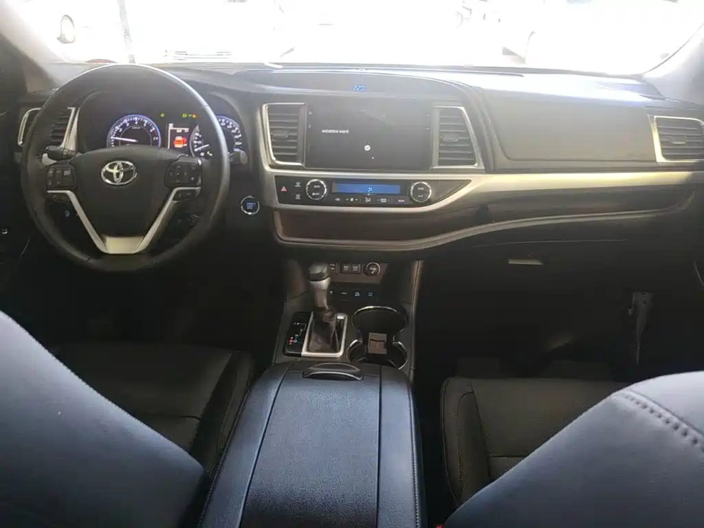 Toyota Highlander — миниатюра 10
