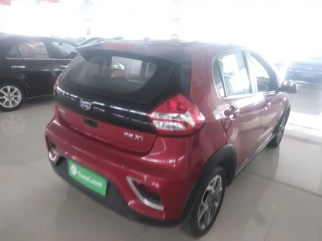 Geely Vision X1 — миниатюра 7