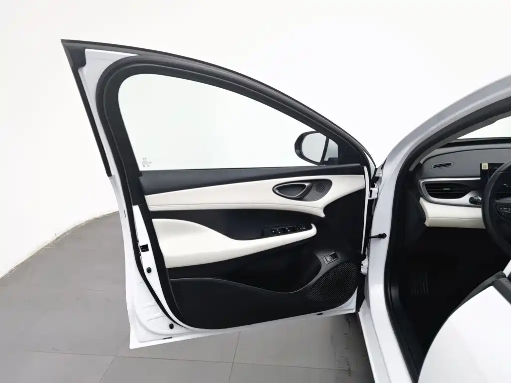 BYD Seal 05 DM-i — миниатюра 8