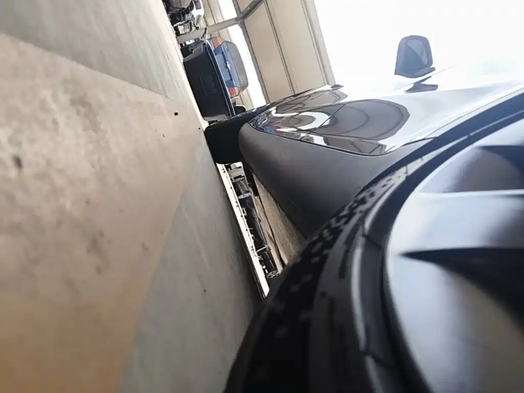 Tesla Model Y — миниатюра 22