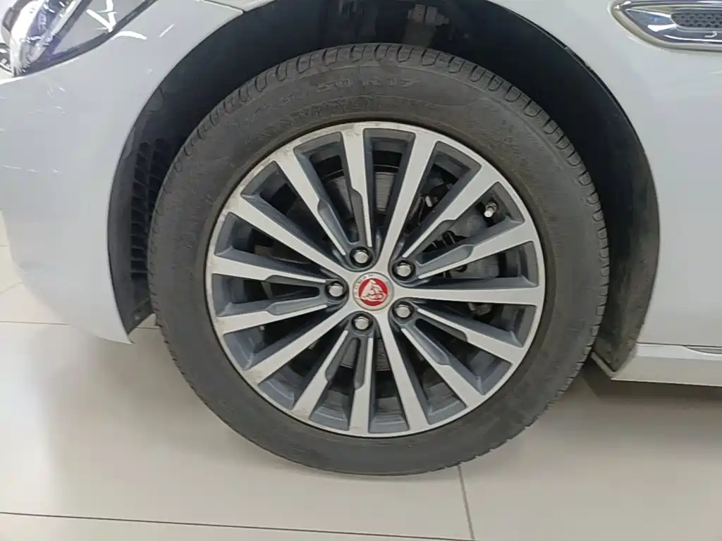 Jaguar XEL — миниатюра 23