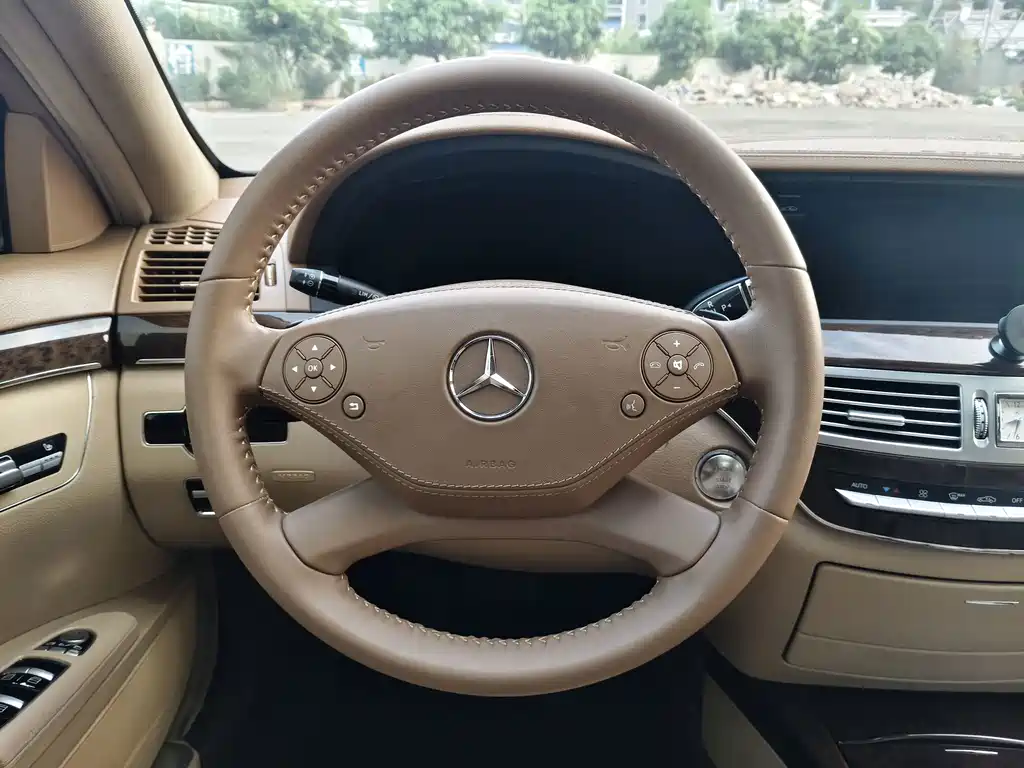 Mercedes-Benz S-Class — миниатюра 14