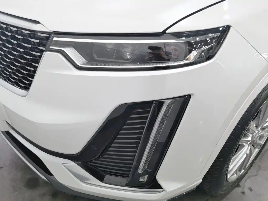 Cadillac XT6 2021 2.0T мест Luxury