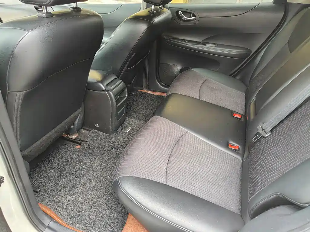 Nissan Tiida — миниатюра 6