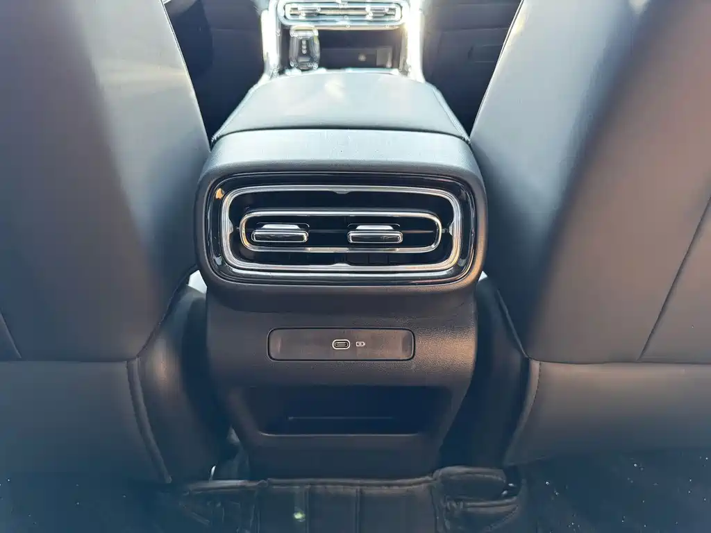 Geely Emgrand — миниатюра 14