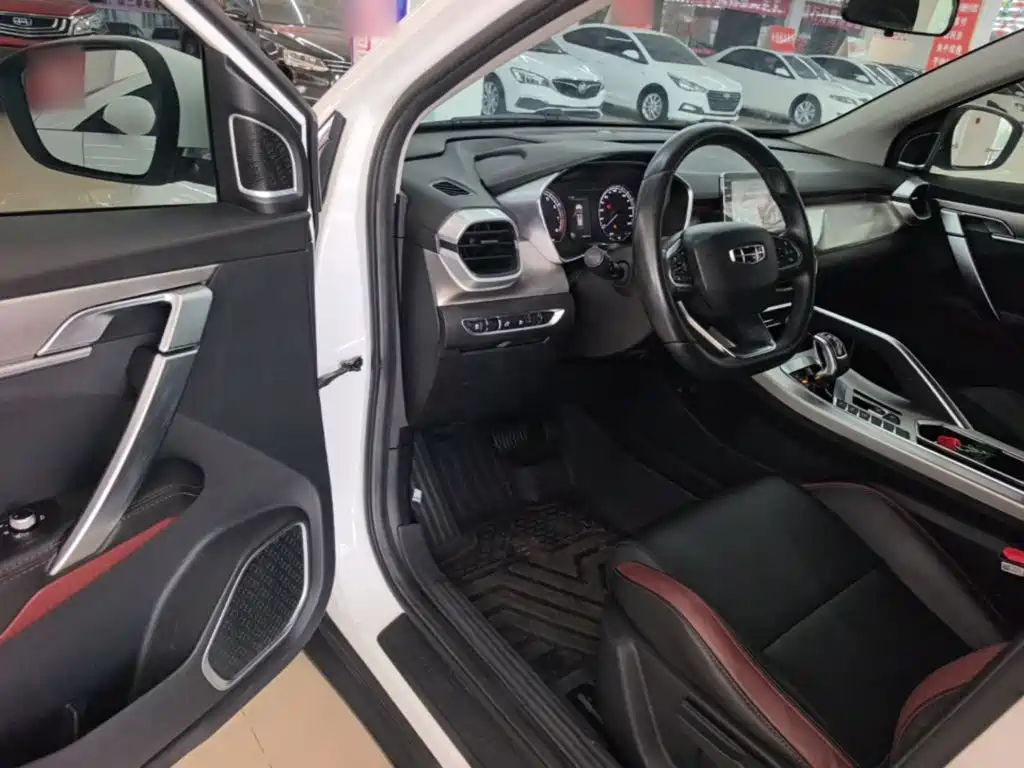 Geely Binyue — миниатюра 16