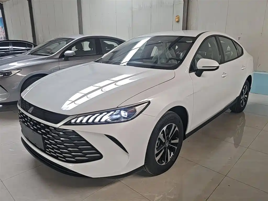 BYD Qin Plus PLUS 2025 DM-i Smart Drive 128KM