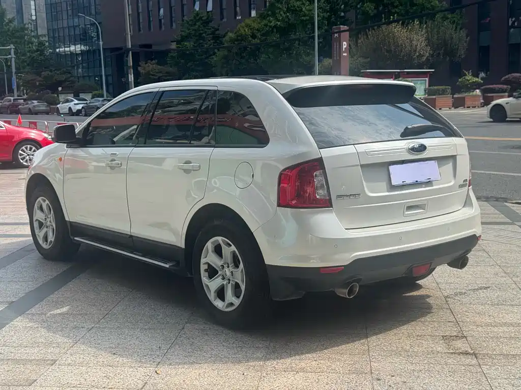 Ford Edge (Import) — миниатюра 3