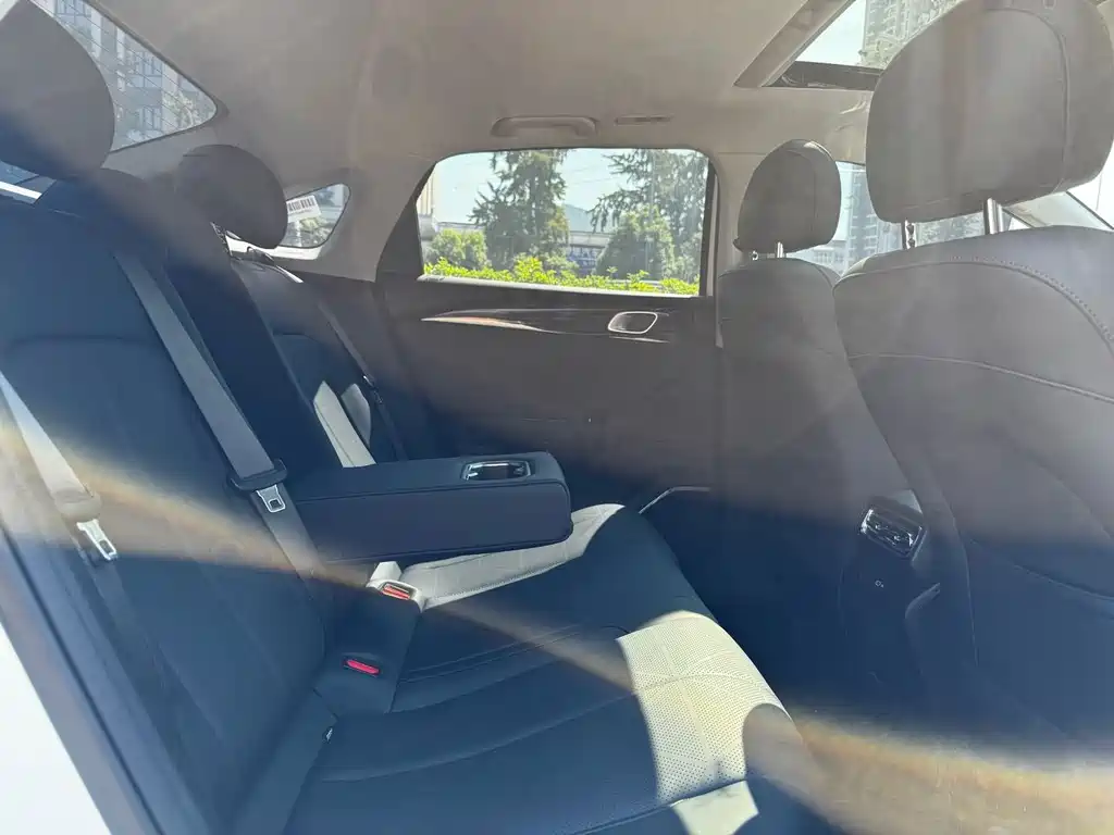 Geely Emgrand — миниатюра 10