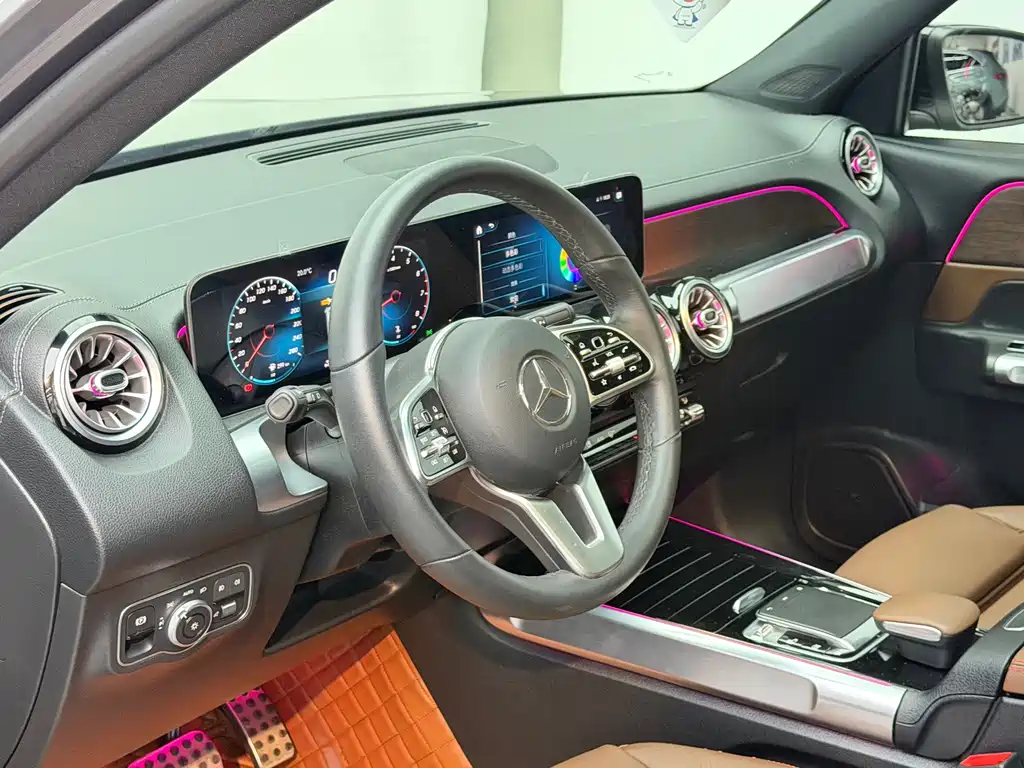 Mercedes-Benz GLB — миниатюра 10