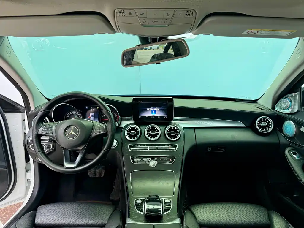 Mercedes-Benz C-Class — миниатюра 17