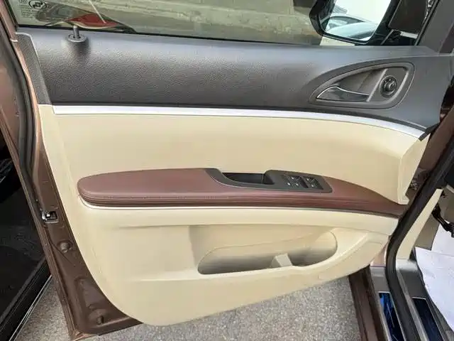 Buick GL8 — миниатюра 11