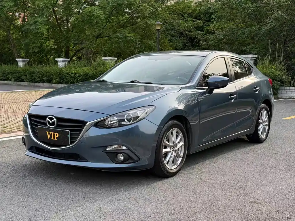 Mazda 3 Axela 2015