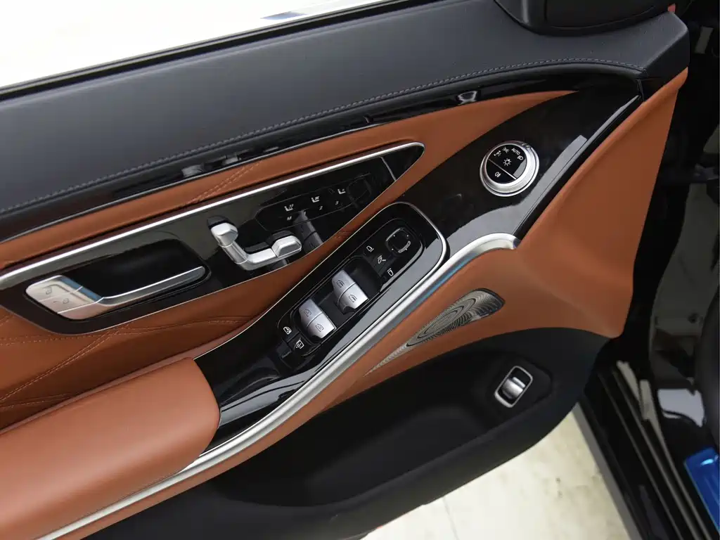 Mercedes-Benz S-Class — миниатюра 13