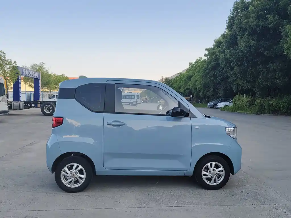 Wuling MINIEV — миниатюра 4
