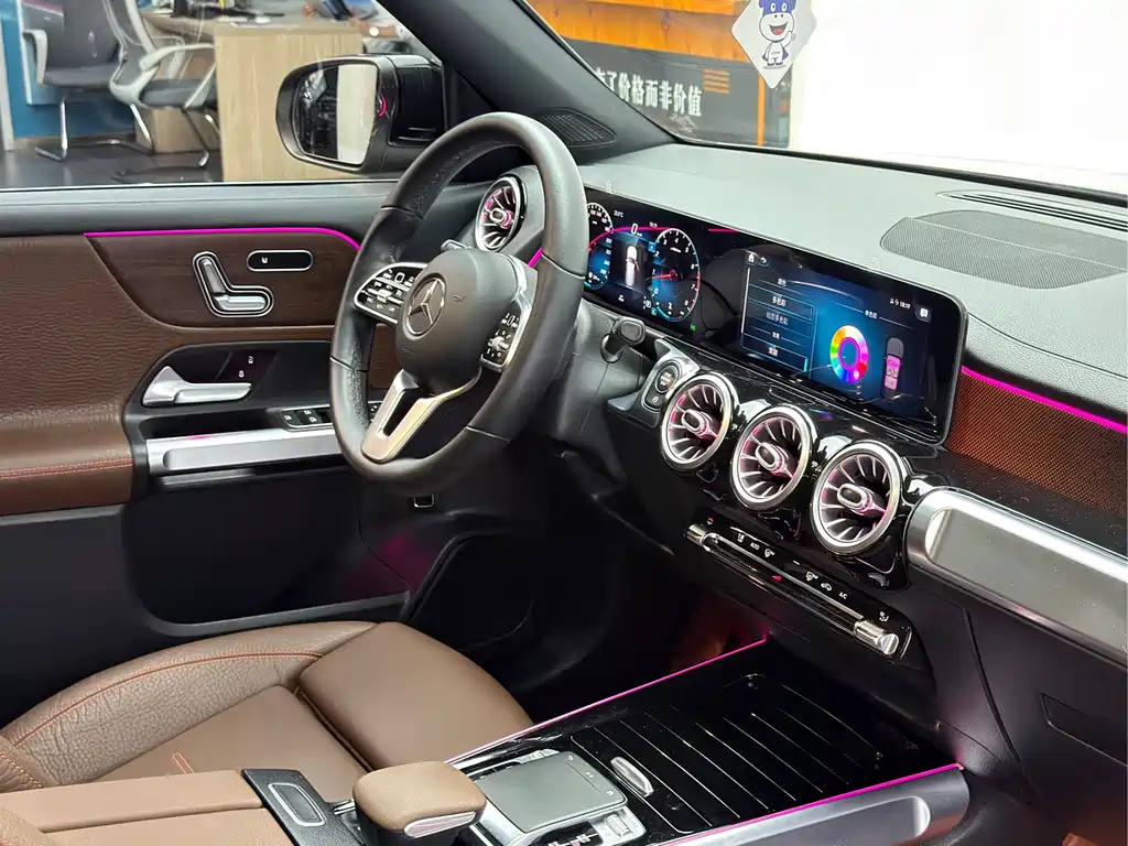 Mercedes-Benz GLB — миниатюра 13