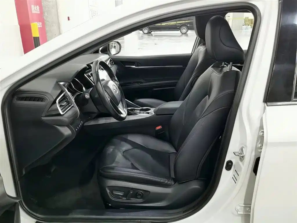 Toyota Camry 2019 2.5HG Luxury