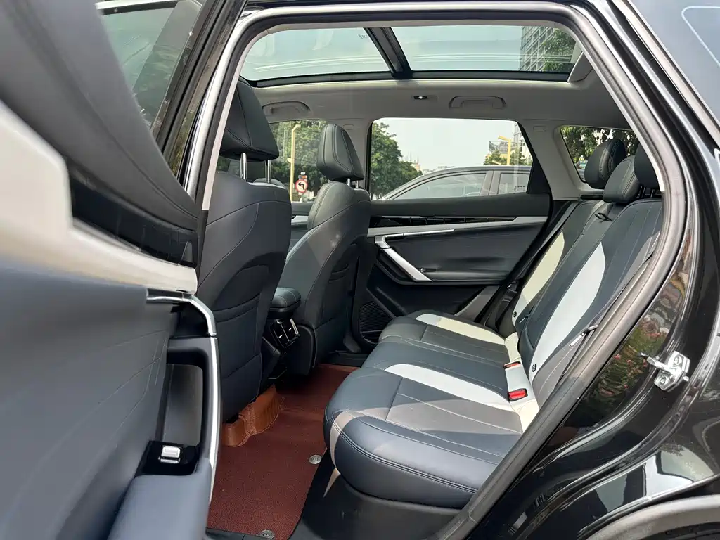 Geely Boyue L — миниатюра 8