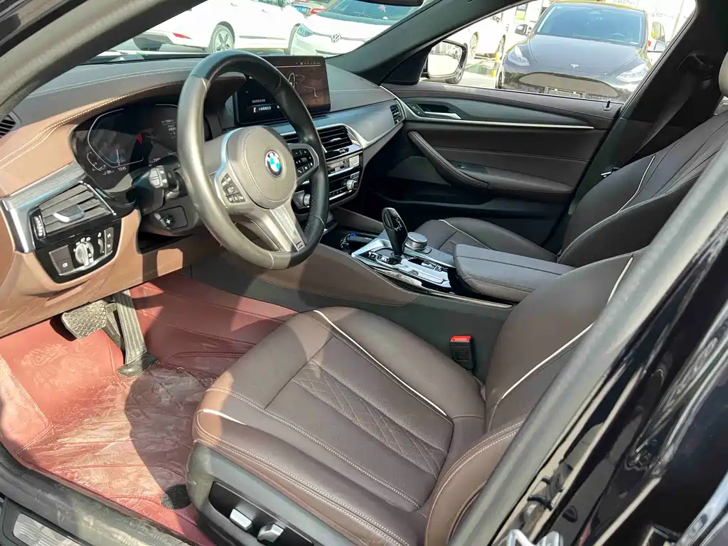 BMW 5 Series New Energy — миниатюра 13
