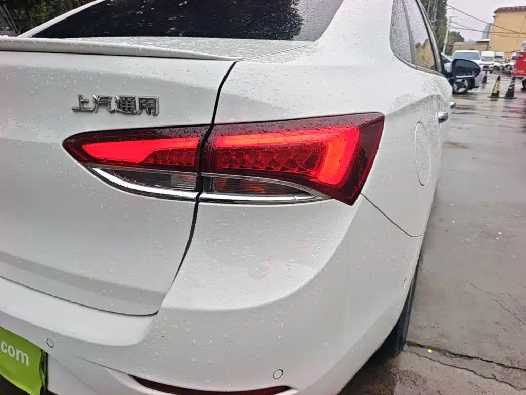 Buick Excelle — миниатюра 8