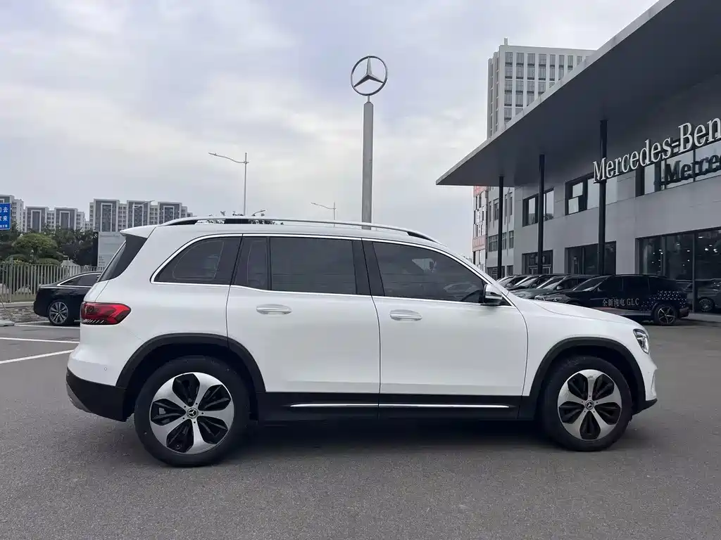Mercedes-Benz GLB — миниатюра 15