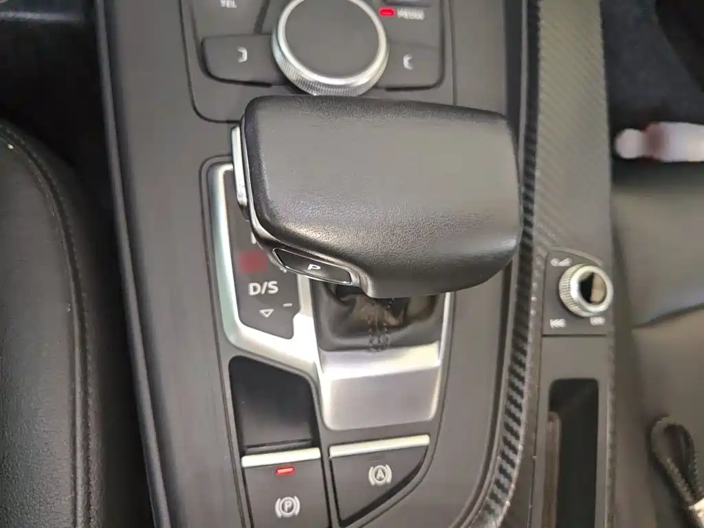 Audi A4L — миниатюра 7