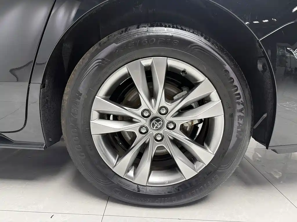 Toyota Sienna — миниатюра 9