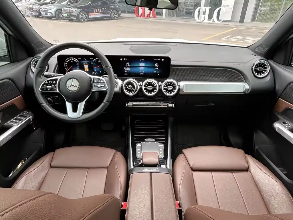 Mercedes-Benz GLB — миниатюра 7