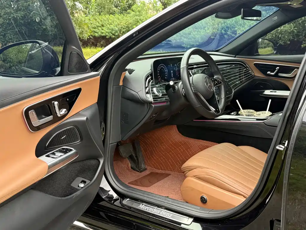 Mercedes-Benz E-Class — миниатюра 4