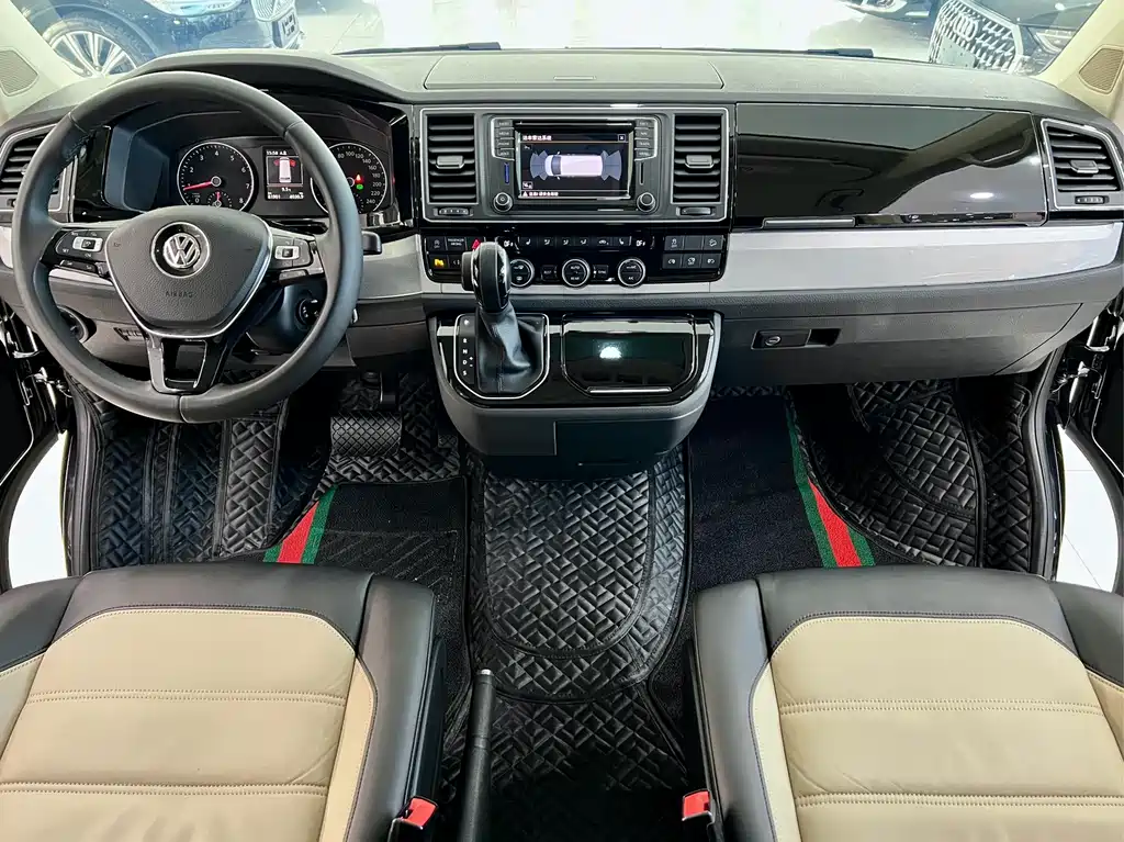 Volkswagen Multivan — миниатюра 9