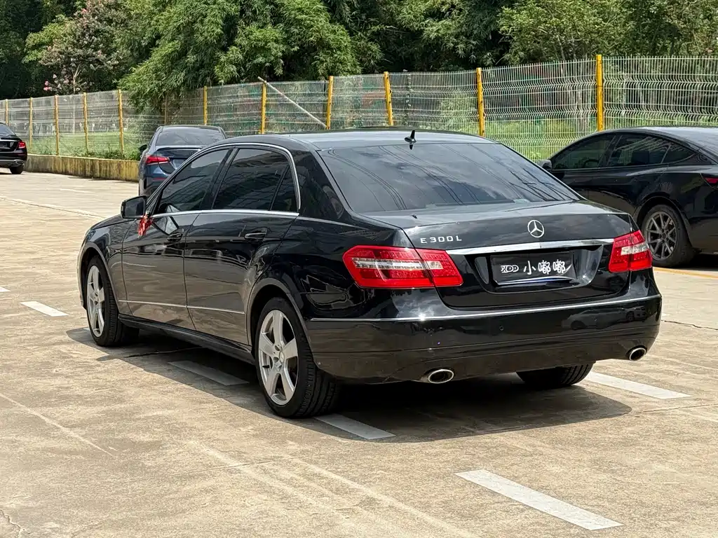 Mercedes-Benz E-Class — миниатюра 6