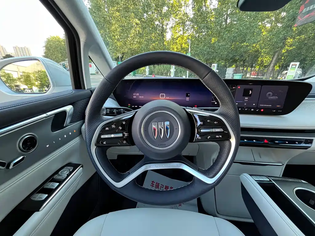 Buick GL8 Hybrid — миниатюра 16