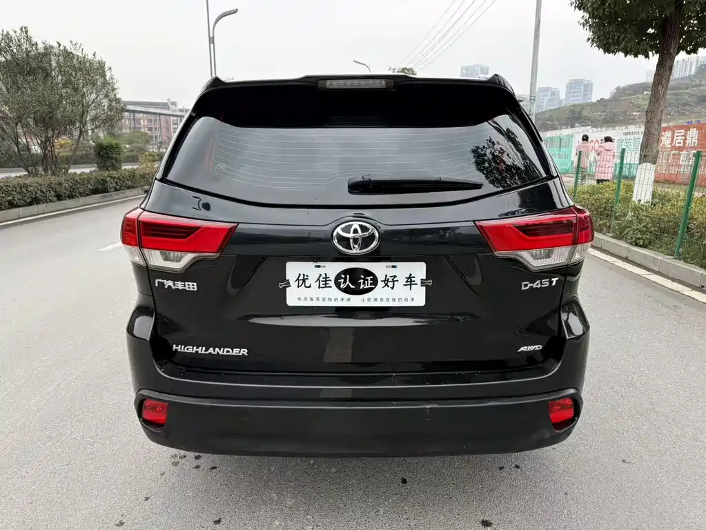TOYOTA HIGHLANDER