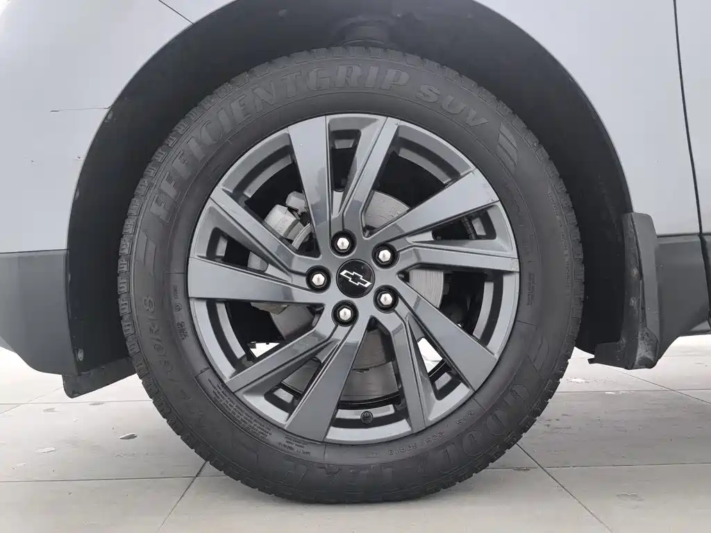 Chevrolet Equinox — миниатюра 17