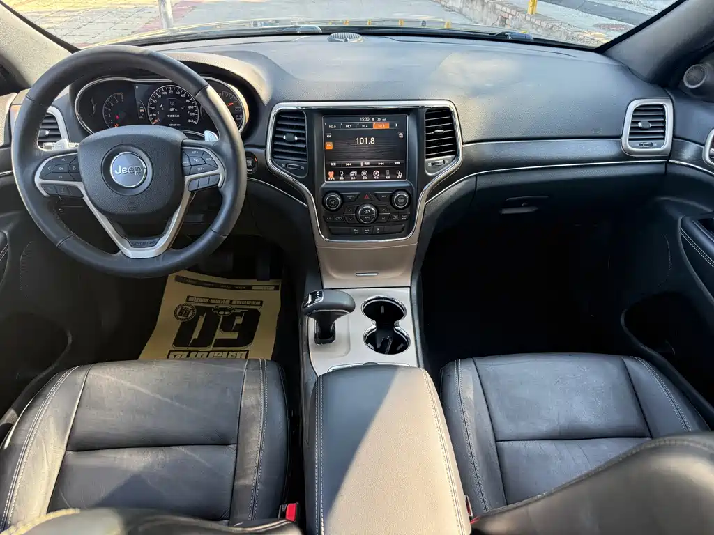 Jeep Grand Cherokee (Import) — миниатюра 13