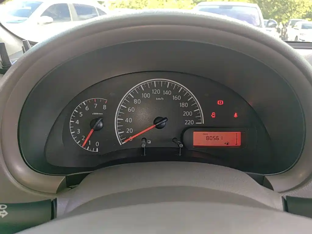 Nissan Sunny — миниатюра 12
