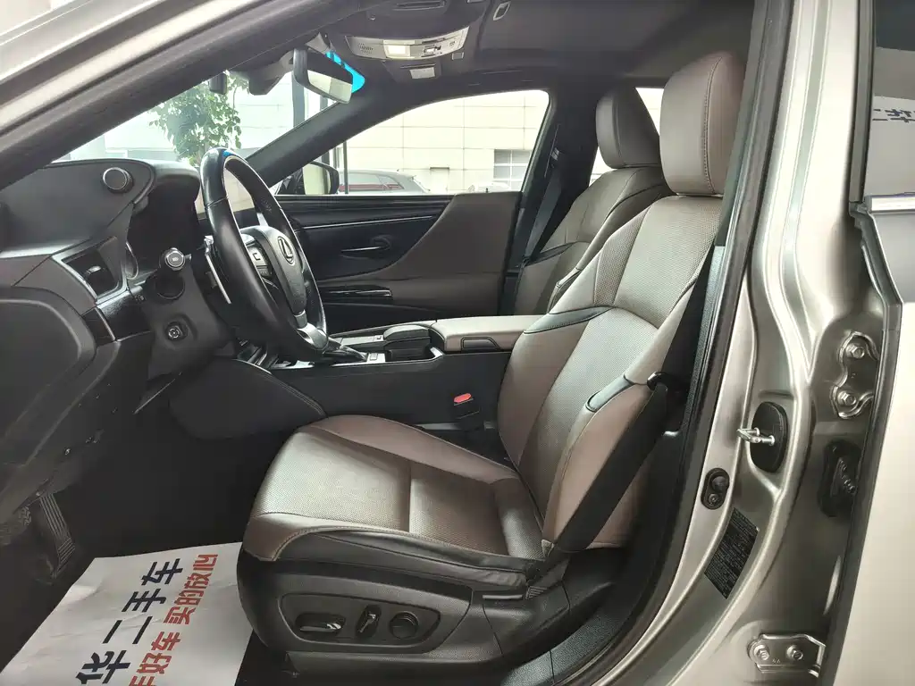 Lexus ES — миниатюра 6
