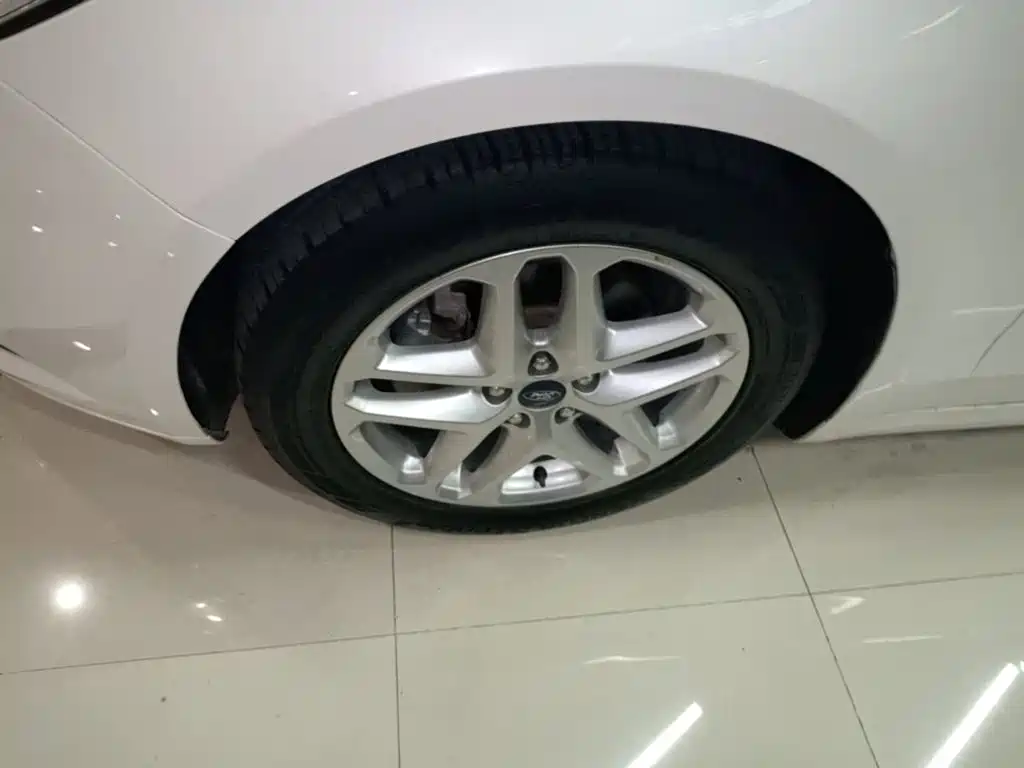 Ford Mondeo — миниатюра 23