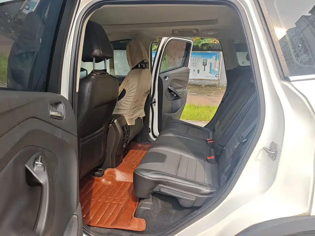 Ford Kuga — миниатюра 9