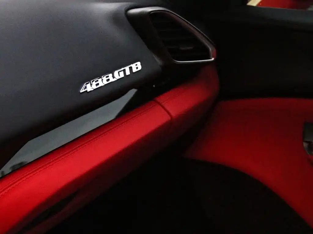 Ferrari 488 — миниатюра 4