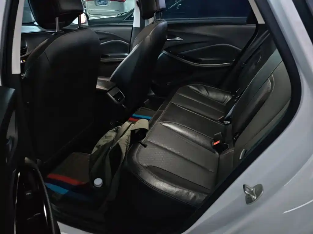Buick Verano — миниатюра 17