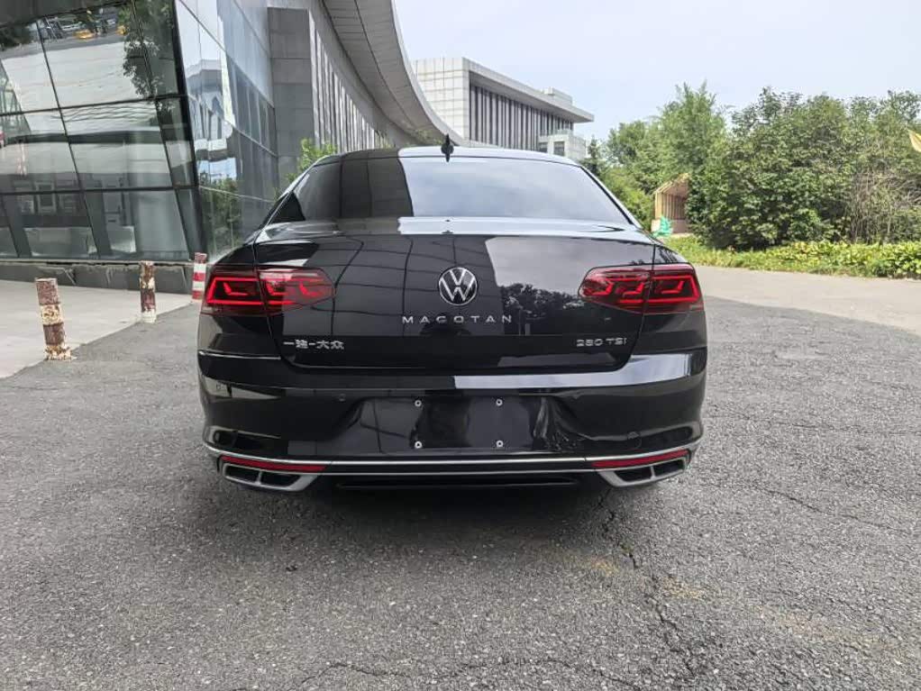 Volkswagen Magotan 1.4 л 2025 г. Чёрный, пробег 28000 км