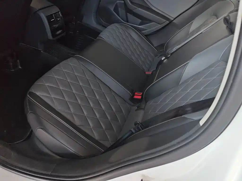 Volkswagen Sagitar — миниатюра 17