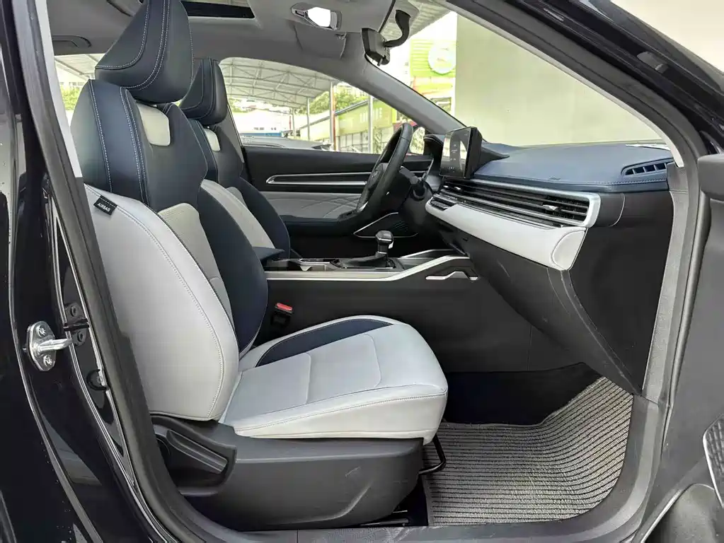 Geely Emgrand — миниатюра 9